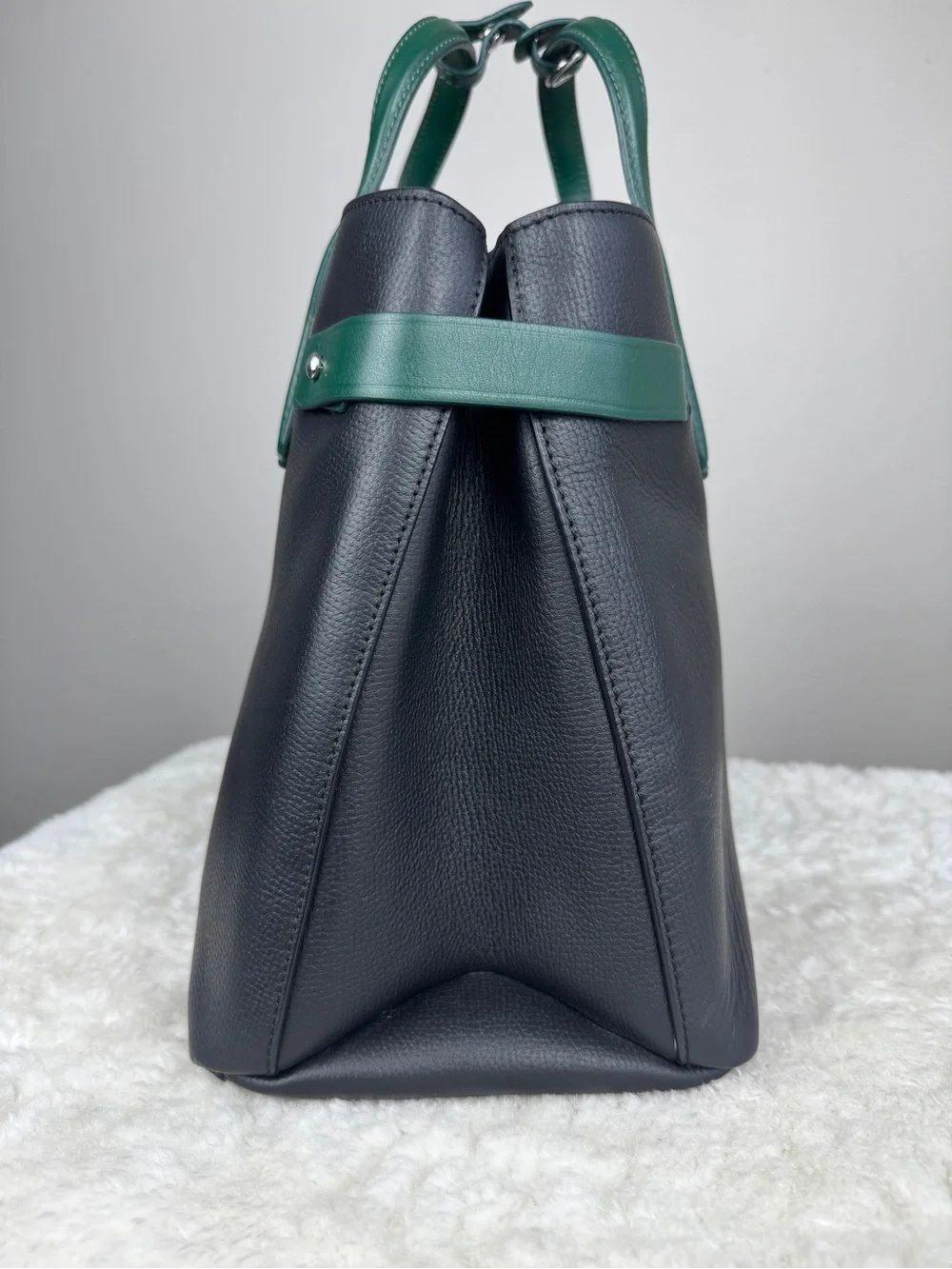 Burberry Banner Medium Black sea and Green Leather Tote Bag